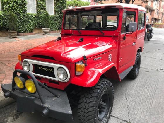 1974 Toyota FJ40 Land Cruiser Hardtop Fully Restored