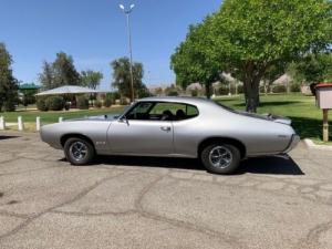 1969 Pontiac GTO 428 engine RWD