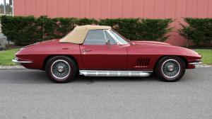 1967 Chevrolet Corvette Convertible 4-speed 327 ci 300 hp