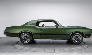 1972 Oldsmobile Cutlass 350 V8 3 Speed Hardtop