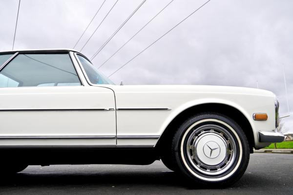 1969 Mercedes-Benz 200-Series 280SL