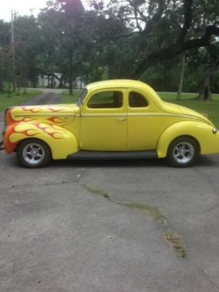 1940 Ford Deluxe 5 Window Coupe 350 Engine