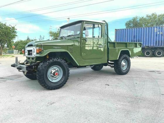 1978 Toyota Land Cruiser FJ 45 Cab Pickup