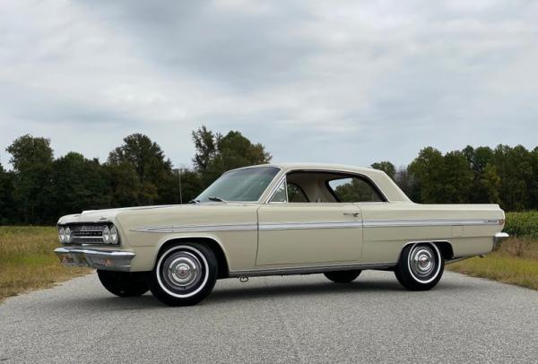 1963 Oldsmobile Cutlass Coupe Turbo V8 Automatic