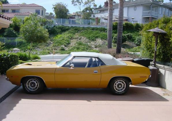 1971 Plymouth Barracuda V-8 318 Engine Automatic