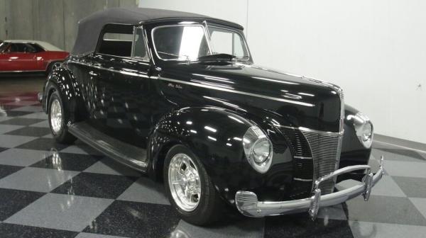 1940 Ford Deluxe Convertible 350 v8 auto transmission Black