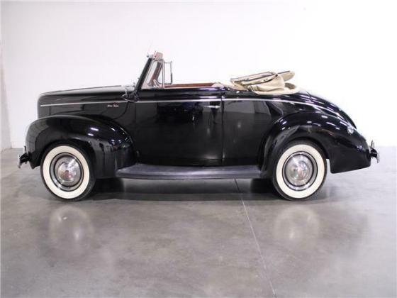 1940 Ford Deluxe V-8 Manual Convertible