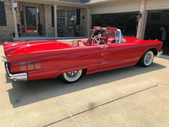 1960 Ford Thunderbird V8 CONVERTIBLE 352 Engine