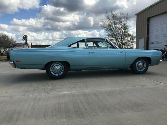 1969 Plymouth Road Runner Coupe 425 hp Engine