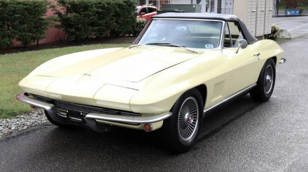 1967 Chevrolet Corvette Roadster Super rare 2200 Miles