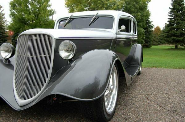 1933 Ford 350 Chevy V8 Automatic Transmission