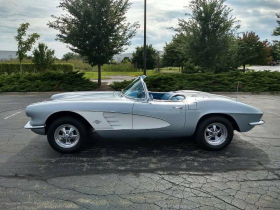 1961 Chevrolet Corvette 327-350hp Convertible