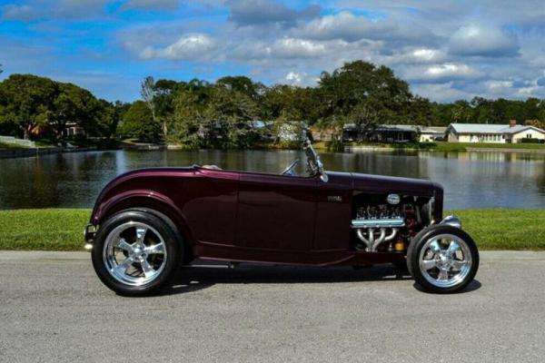 1932 Ford Roadster Automatic 5.7L V8 Hemi 5-Speed