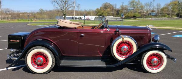 1932 Ford Deluxe Roadster 239 V8 Engine