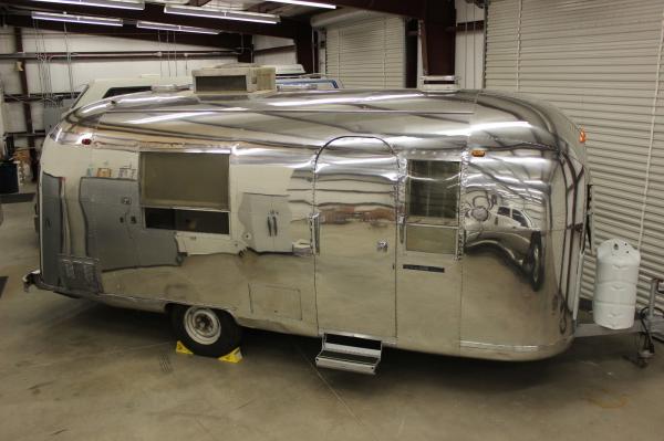 1968 Airstream Safari 22 Vintage Travel Trailer