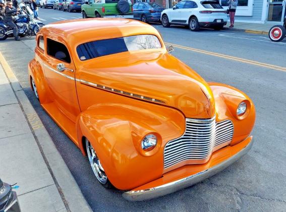 1940 Chevrolet Custom Restomod engine is ls2 6.0 fully built