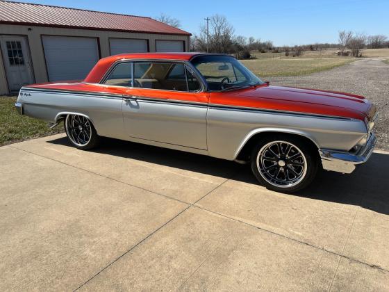 1962 Chevrolet Impala 350 motor 700R 0verdrive