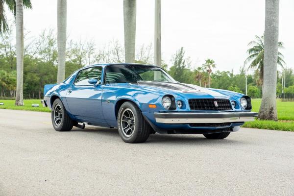 1974 Chevrolet Camaro Z28 Type LT with extra Motor and Hood