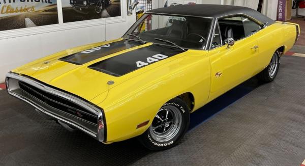 1970 Dodge Charger R/T 440 SIX PACK PISTOL GRIP 4 SPEED