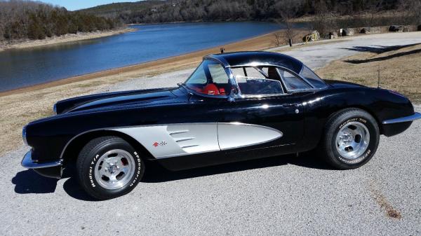 1960 CHEVROLET CORVETTE CONVERTIBLE 350 Engine