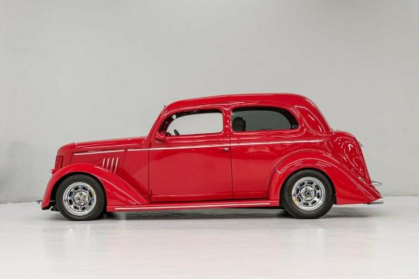 1936 Ford Tudor Street Rod 350 ci 6-Spd Manual Transmission