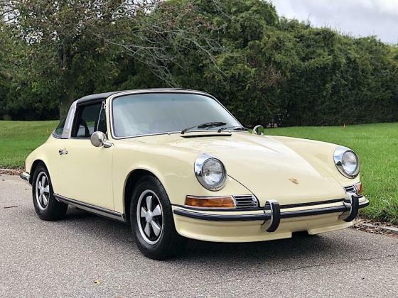 1971 Porsche 911T Targa Medium Ivory with beautiful black interior