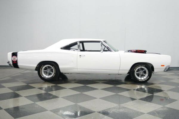 1969 Dodge Coronet Gasoline 440 Six Pack Restomod