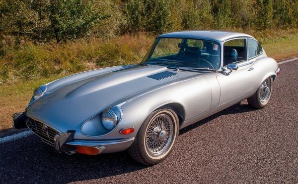 1973 Jaguar E-Type V-12 Series III 2+2 Engine bay refresh