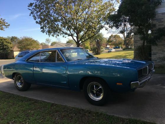 1969 Dodge Charger 440 Blue ci Engine