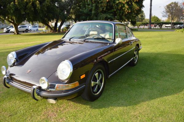 1968 Porsche 911 2.0L 2-door Sunroof Coupe