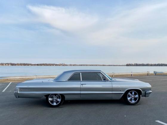 1964 Chevrolet Impala SS 4 Speed 327CI