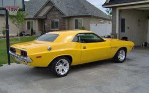 1972 Dodge Challenger Viper Holley 750 CFM