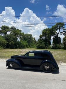 1940 Ford GANGSTER SEDAN COYOTE RESTOMOD FUEL INJECTED 100 Miles