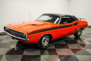 1971 Dodge Challenger Convertible big 426 Hemi upgrade under the hood