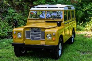 1976 Land Rover Defender 109 Santana Series III