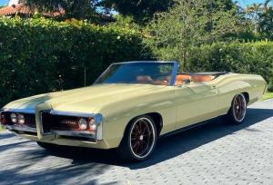 1969 Pontiac Catalina Convertible stunning color Mayfair Maize Pearl finish