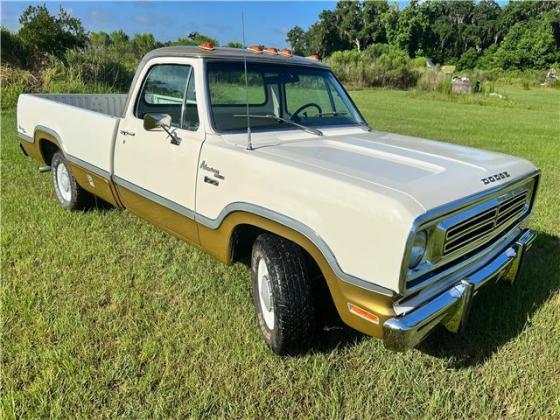 1972 Dodge D100 Pickup Chrome 318CI Adventurer Sport package