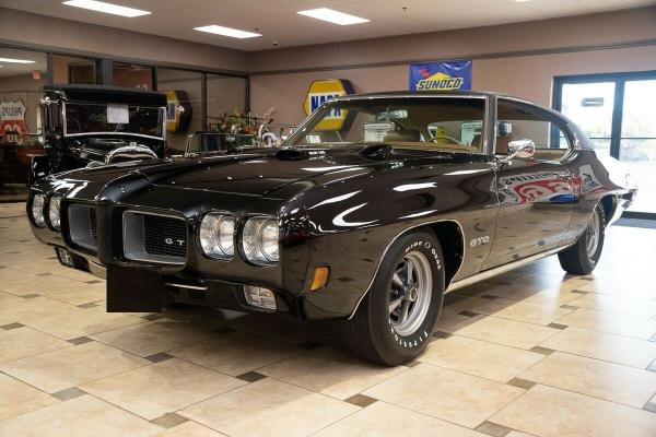 1970 Pontiac GTO Ram Air III Starlight Black 4Speed Manual