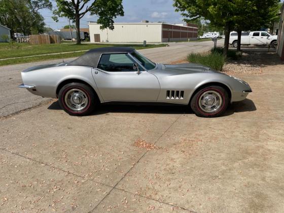 1968 Chevrolet Corvette C3 Convertible Like new glossy grey paint