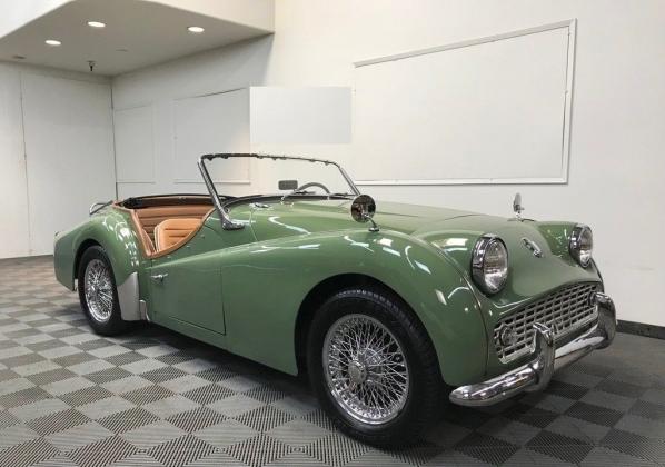 1961 Triumph TR3A SPORTS ROADSTER 4-SPEED 72-SPOKE CHROME WIRE WHEELS