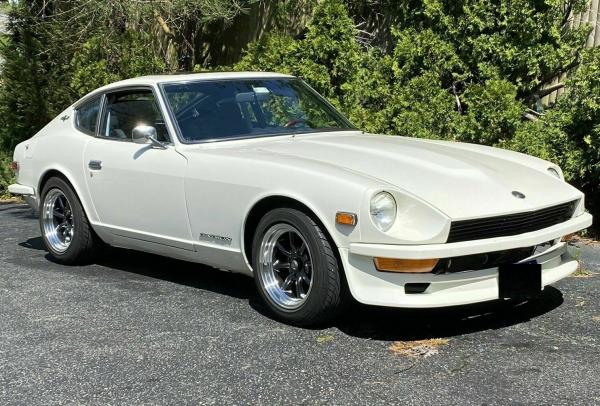 1971 Datsun 240Z kilimanjaro white Coupe repainted in the 90s