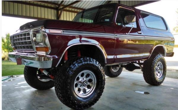 1979 Ford Bronco Custom Edelbrock 650 Carburetor Automatic