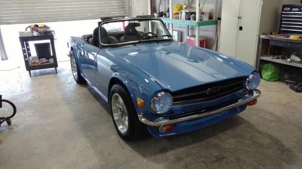 1974 Triumph TR6 chrome French blue Roadster