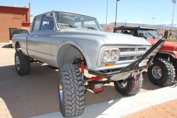 1968 Chevrolet Suburban Pickups Automatic