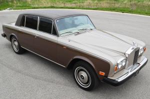 1979 Rolls-Royce Silver Shadow Wraith II dark chocolate Everflex vinyl top