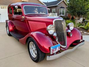 1934 Ford Tudor 350 Automatic