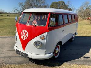 1966 Volkswagen Microbus 13 Window TV Cool  19139 Miles Red Van