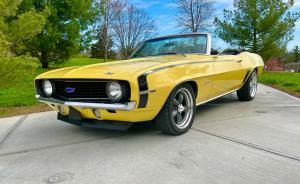 1969 Chevrolet Camaro CONVERTIBLE 327 AUTO DAYTONA YELLOW 8858 MILES