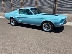 1967 Ford Mustang fastback 390-4V V8