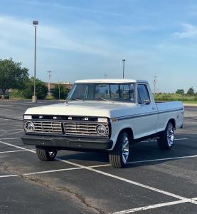 1975 Ford F-100 302ci V8